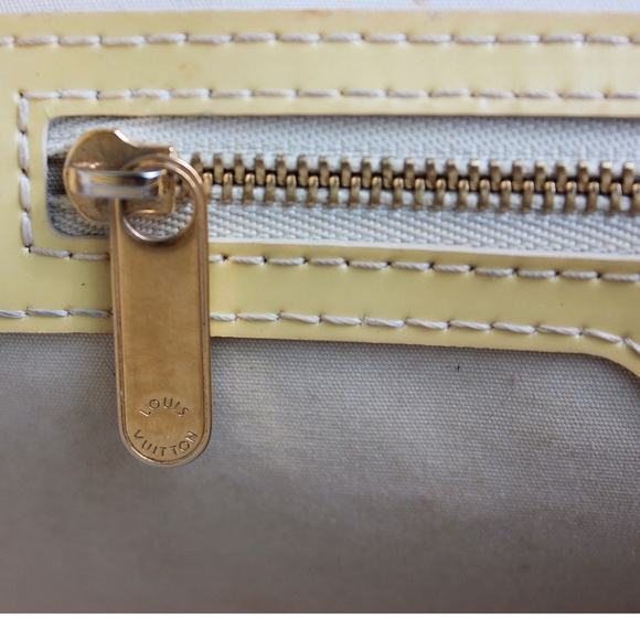 Louis Vuitton Vernis Avalon MM Handbag in Blanc Corail - Picture 15 of 16